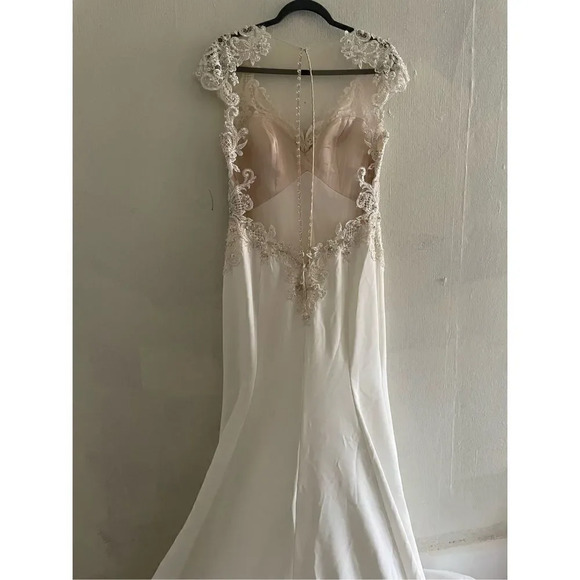 The magnificent Maggie Sottero Odette wedding dress SZ 12 - Picture 7 of 15